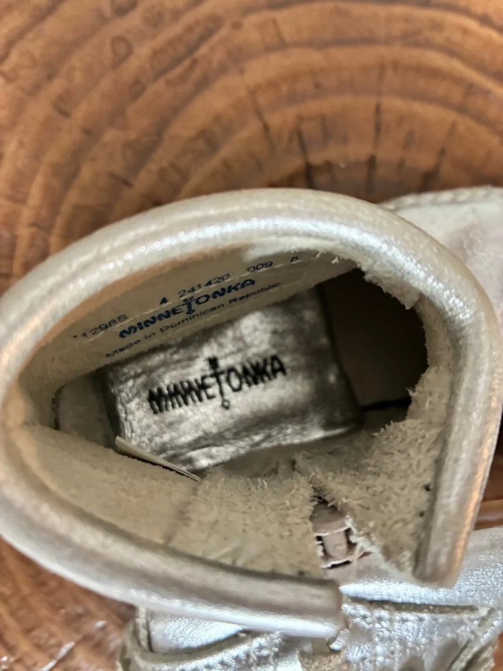 Minnetonka Toddler Size 4 Double Fringe Silver Leather Zip Up Moccasin NWOT